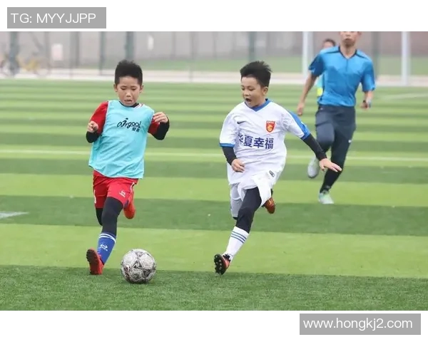 杭州足球队实力解析:从青训到职业联赛的全面发展与挑战 杭州足球队实力解析:从青训到职业联赛的全面发展与挑战